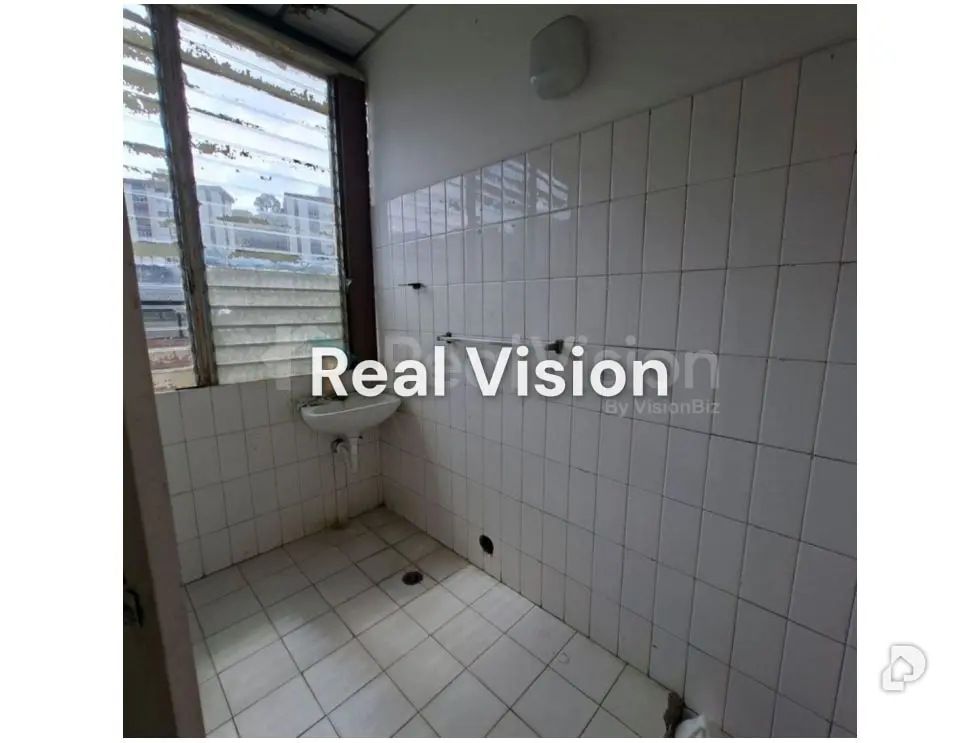 Local comercial en La Urbina, Caracas – 15