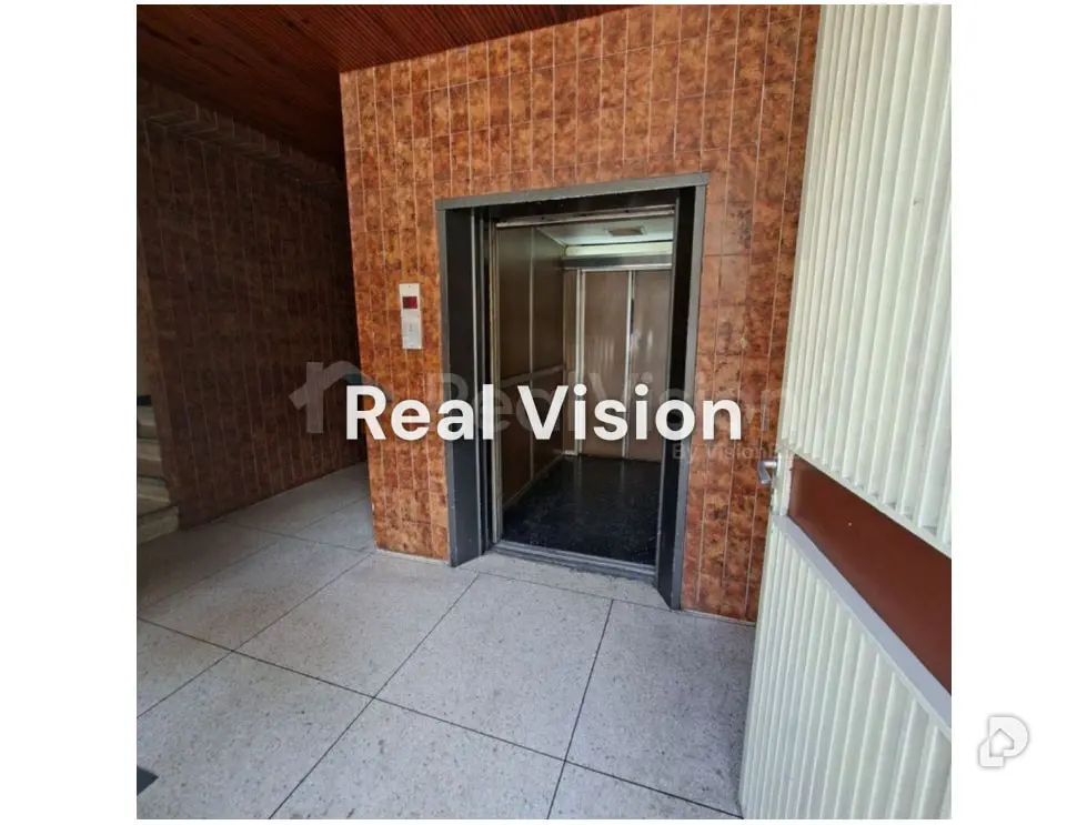 Local comercial en La Urbina, Caracas – 3