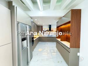 House in Prados del Este, Caracas – 22