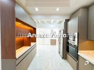 House in Prados del Este, Caracas – 24