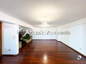 House in Prados del Este, Caracas – 11