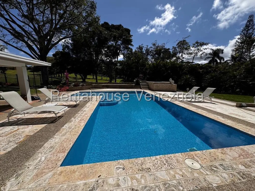 Casa en La Lagunita Country Club, Caracas - 1