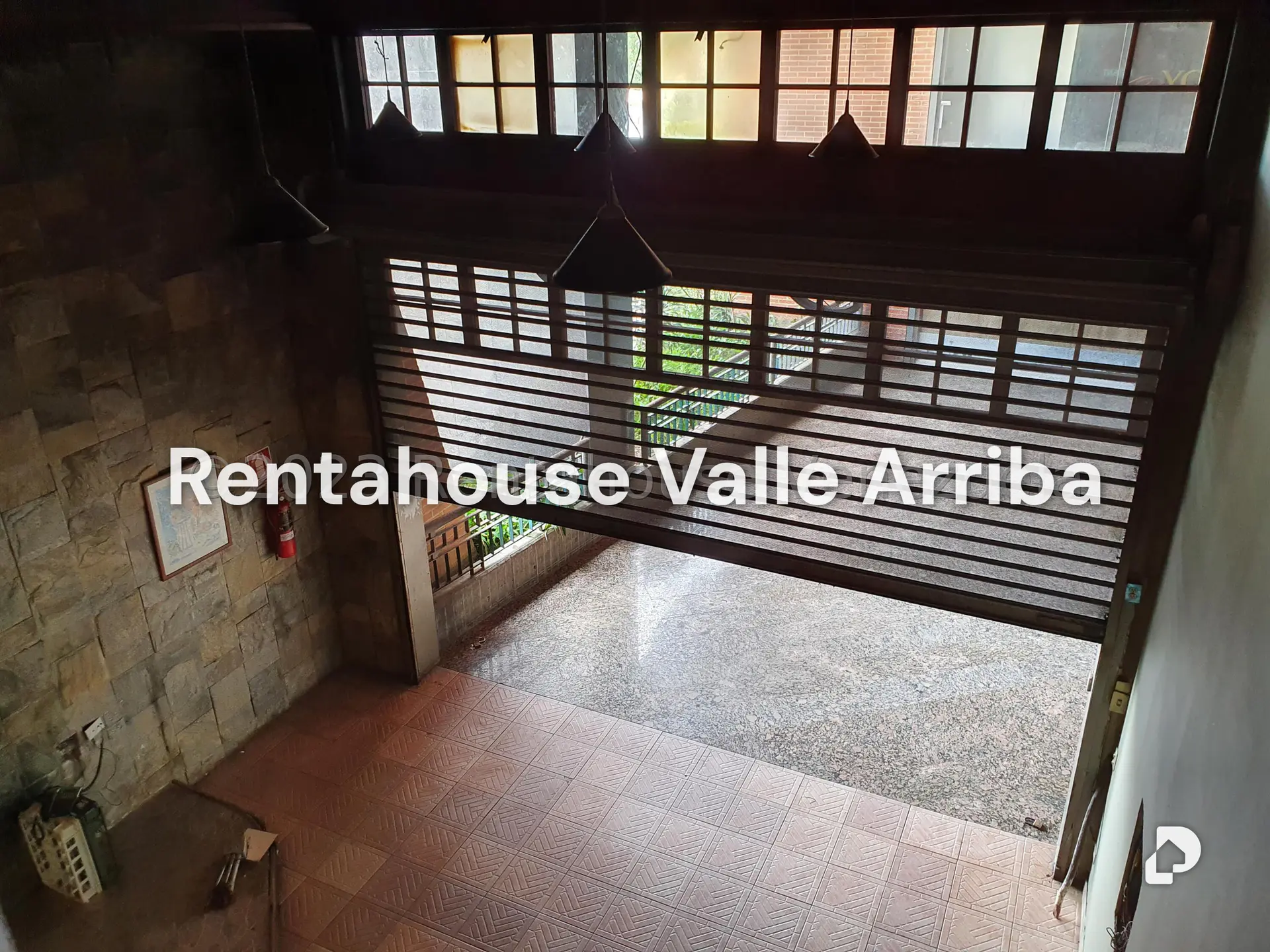 Local comercial en Lomas de La Lagunita, Caracas – 7