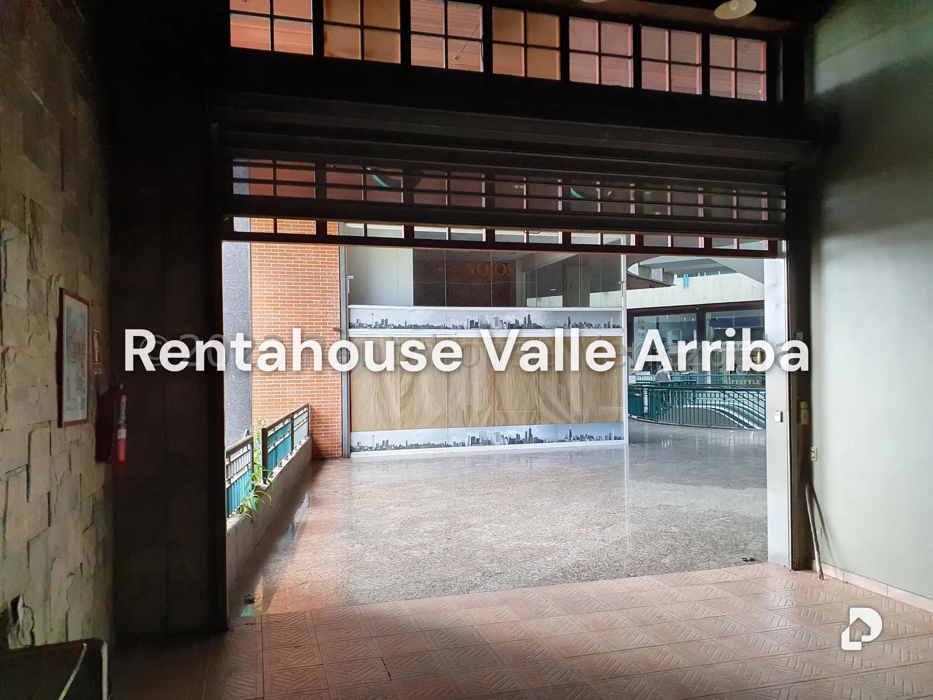 Local comercial en Lomas de La Lagunita, Caracas – 8