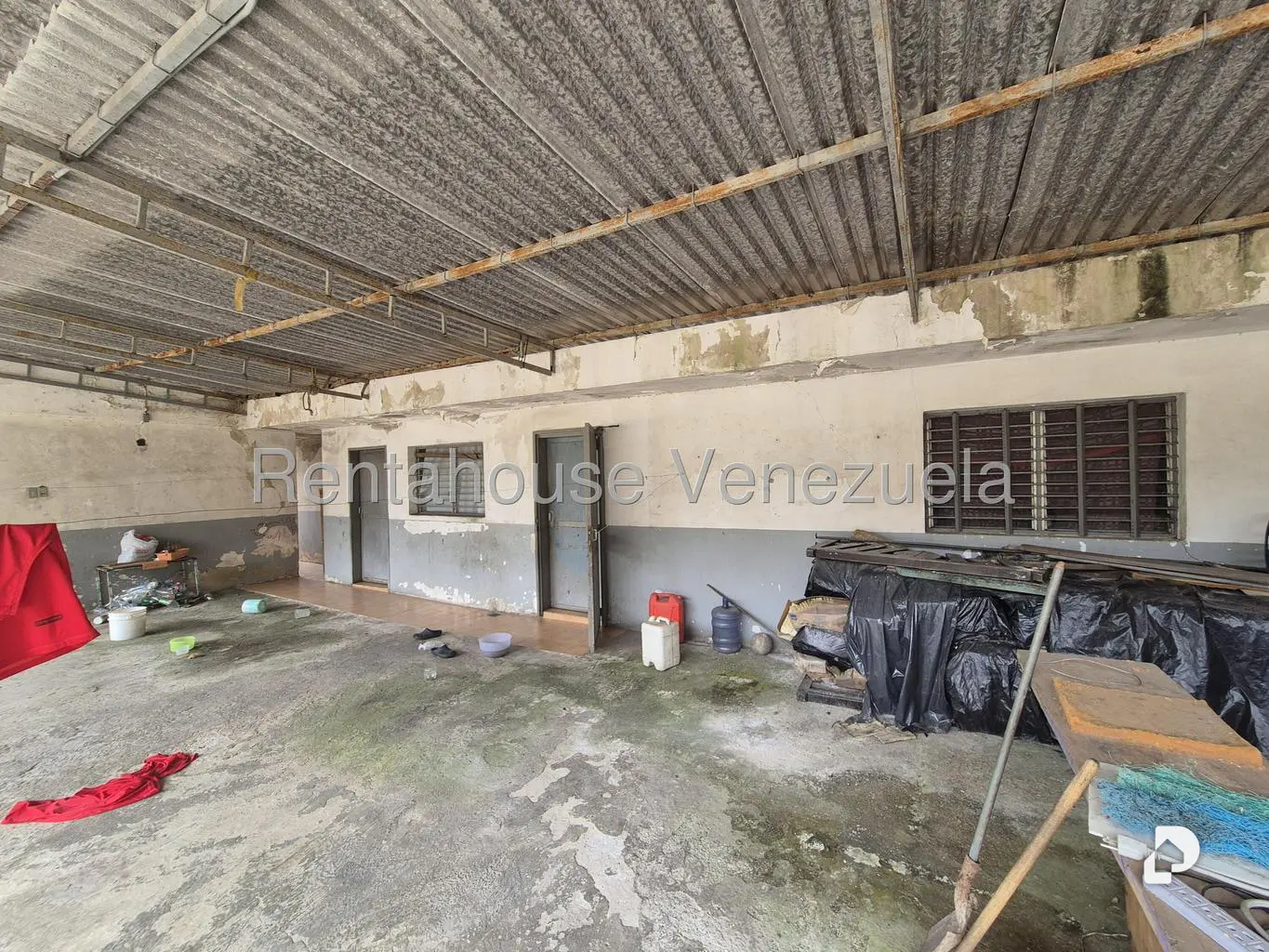 Building in El Junquito, Caracas – 19