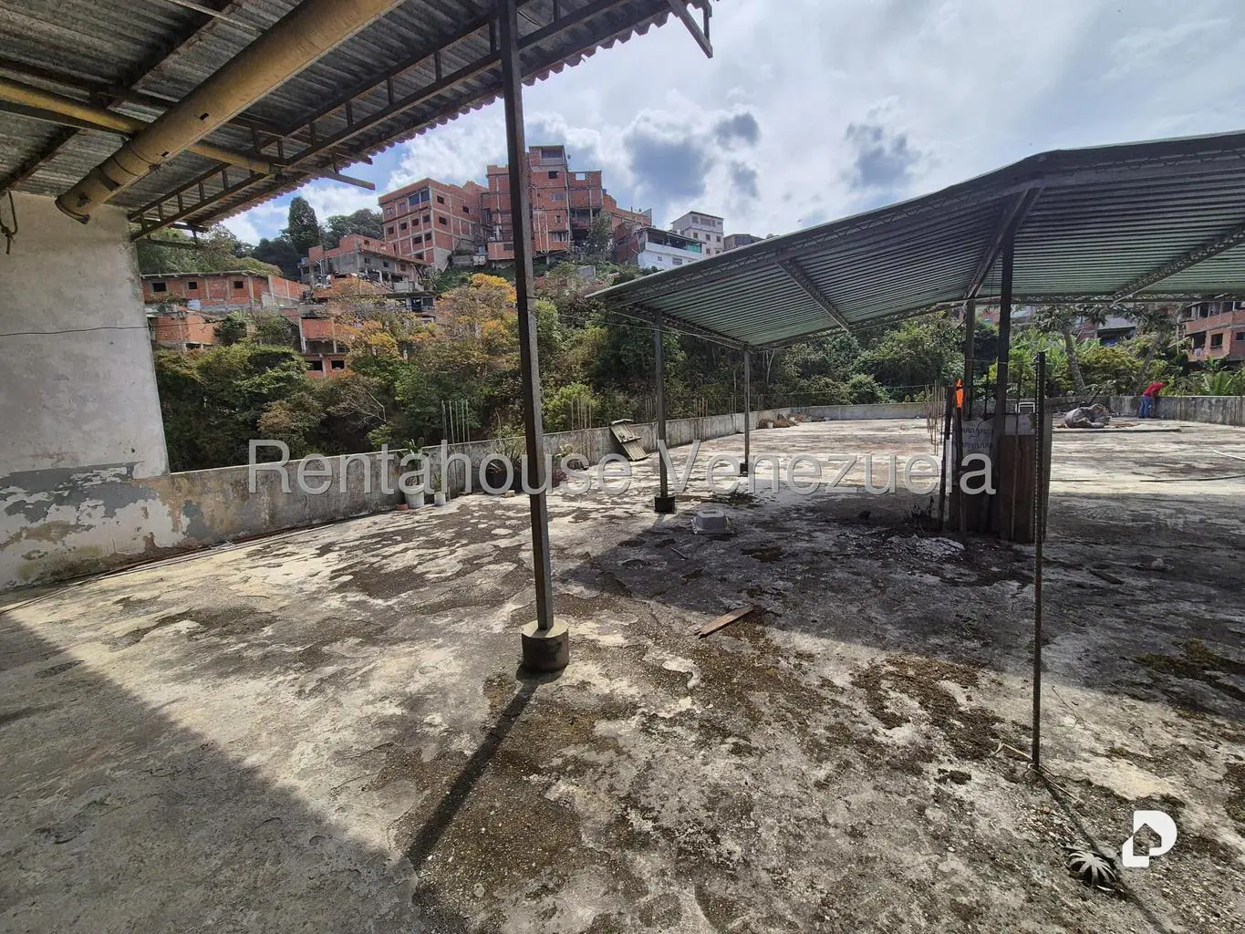 Building in El Junquito, Caracas – 18