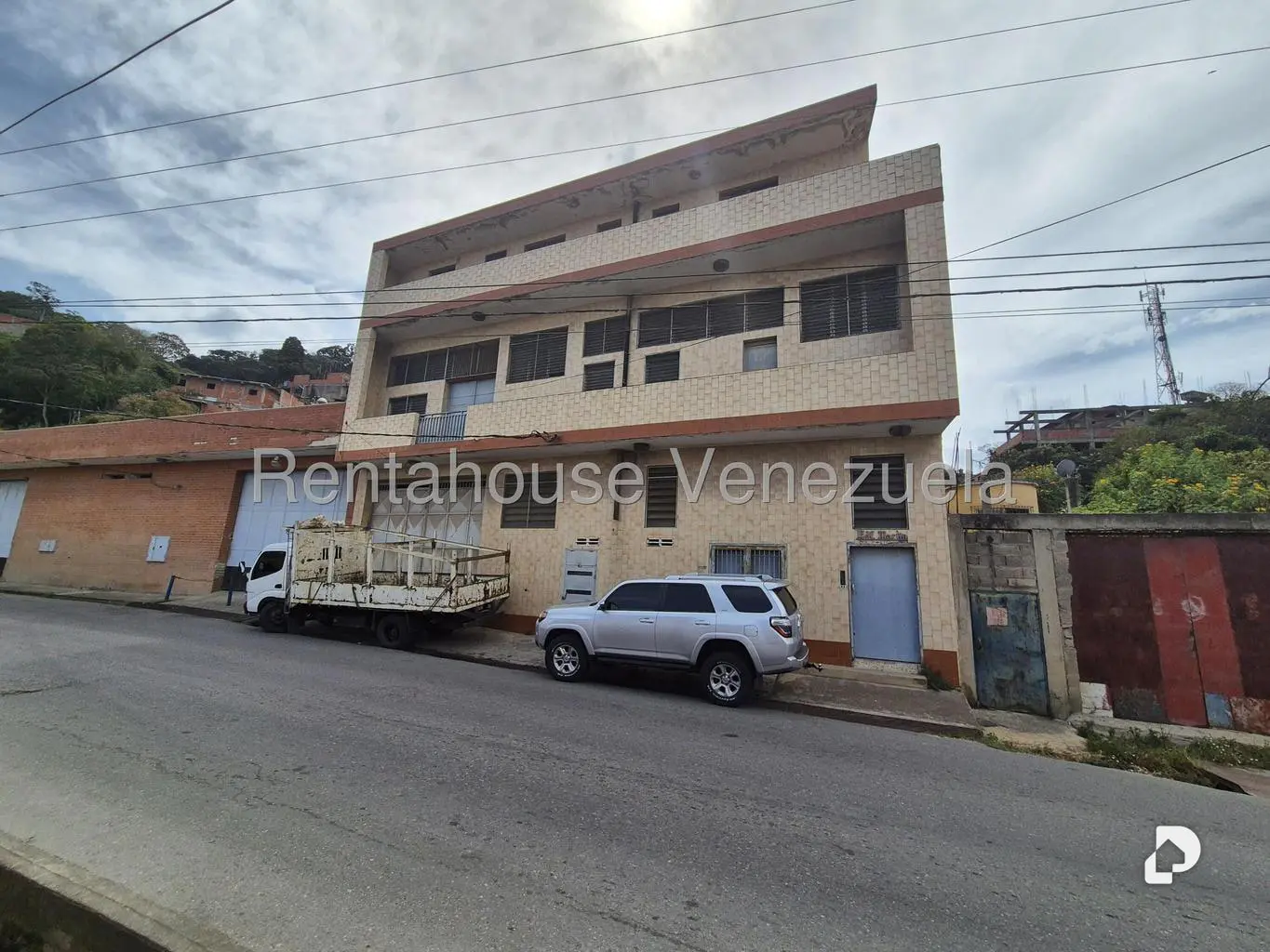 Building in El Junquito, Caracas – 27