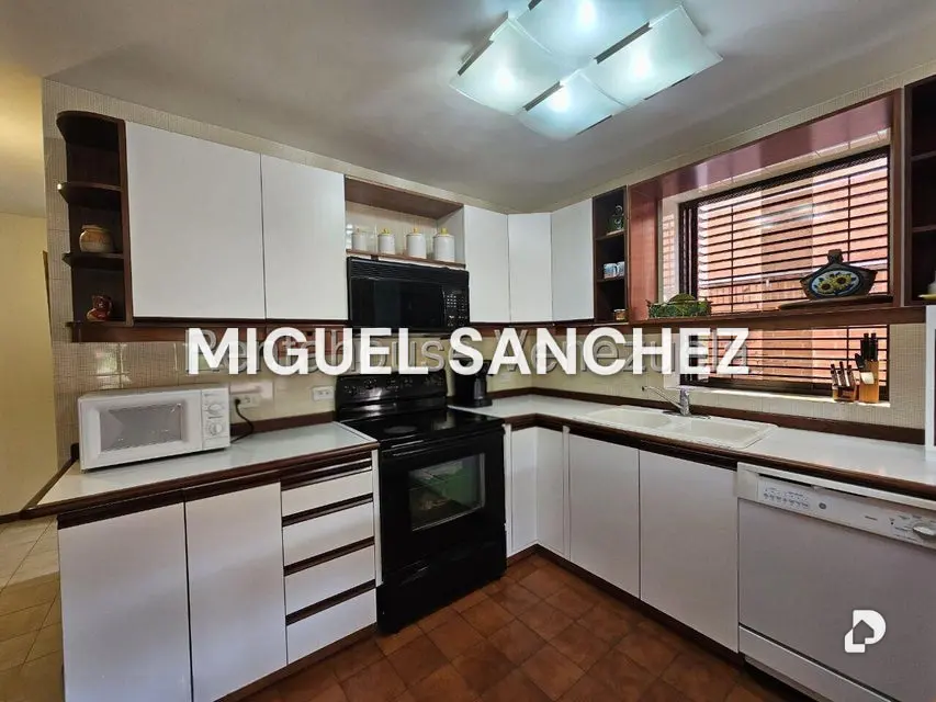 Casa en La Boyera, Caracas – 20