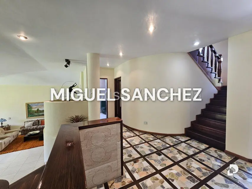 Casa en La Boyera, Caracas – 8