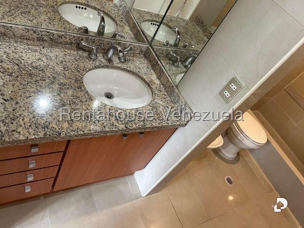Apartamento en Chuao, Caracas – 11