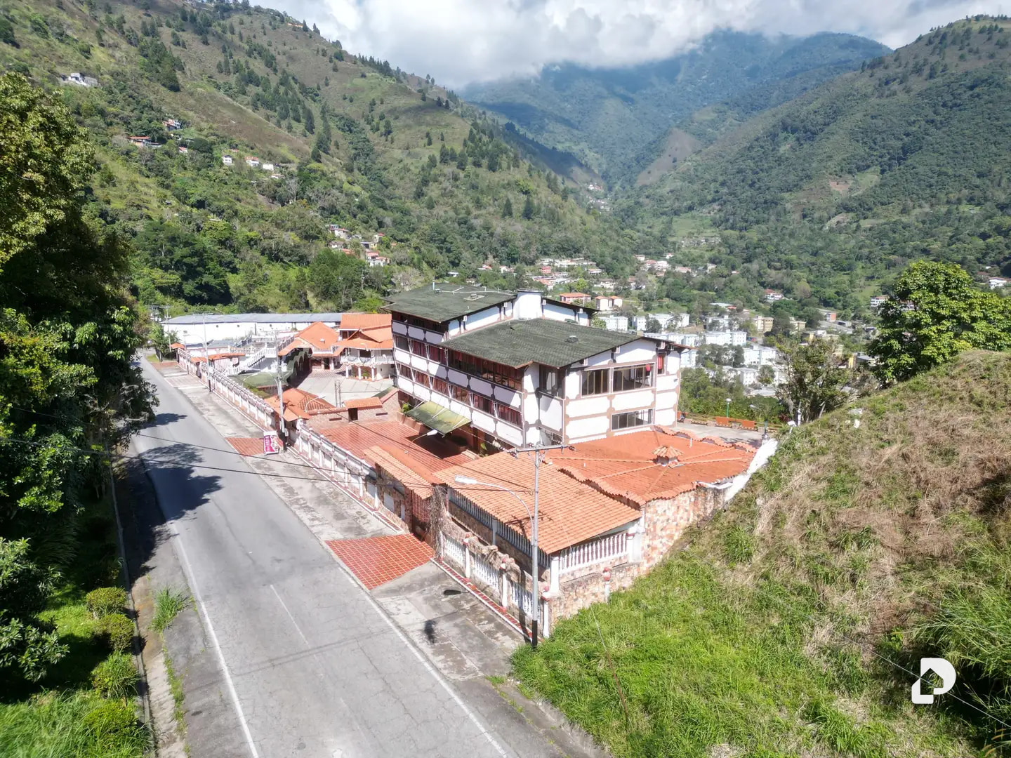 Building in Los Curos, Osuna Rodríguez – 4