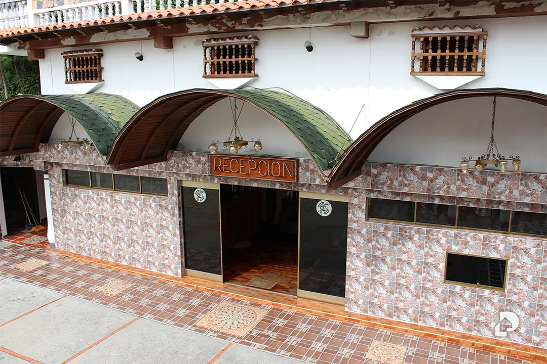 Building in Los Curos, Osuna Rodríguez – 16