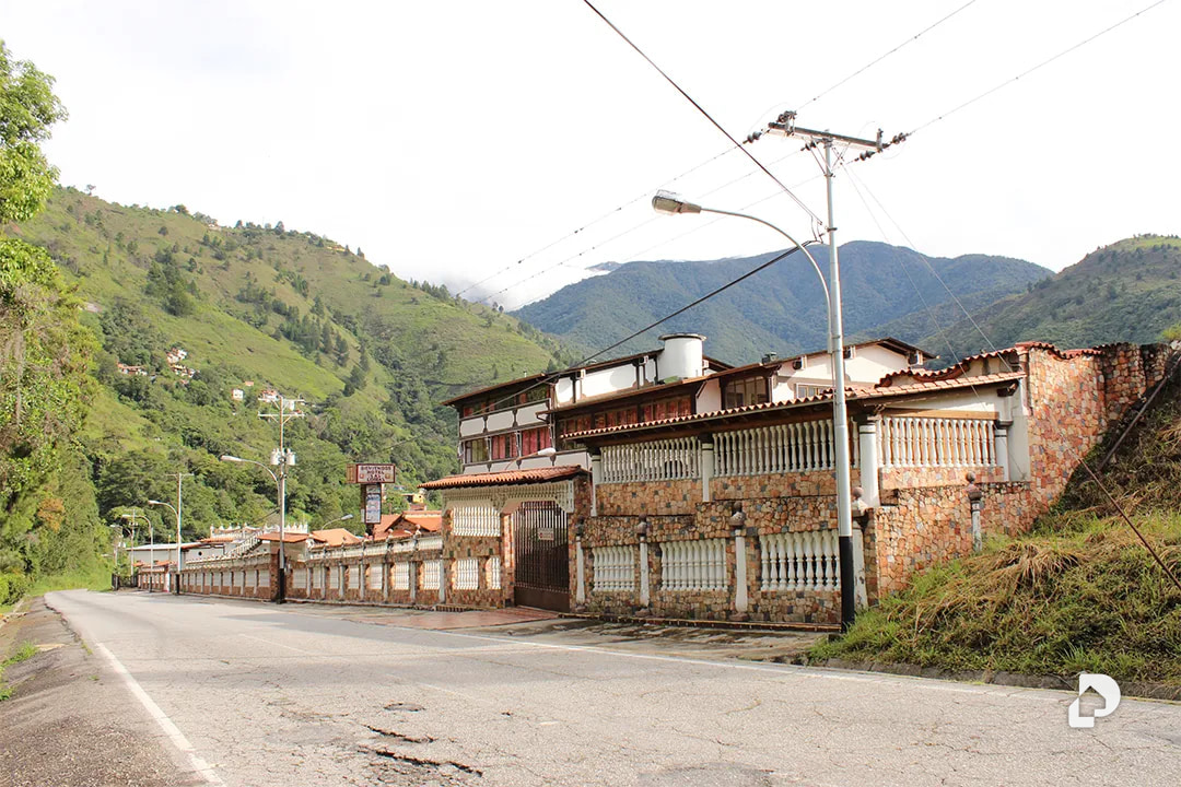 Building in Los Curos, Osuna Rodríguez – 9