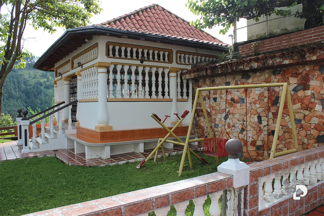 Building in Los Curos, Osuna Rodríguez – 46