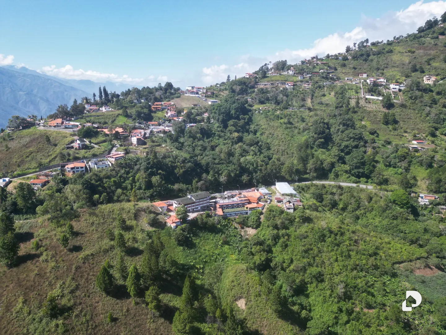 Building in Los Curos, Osuna Rodríguez – 2