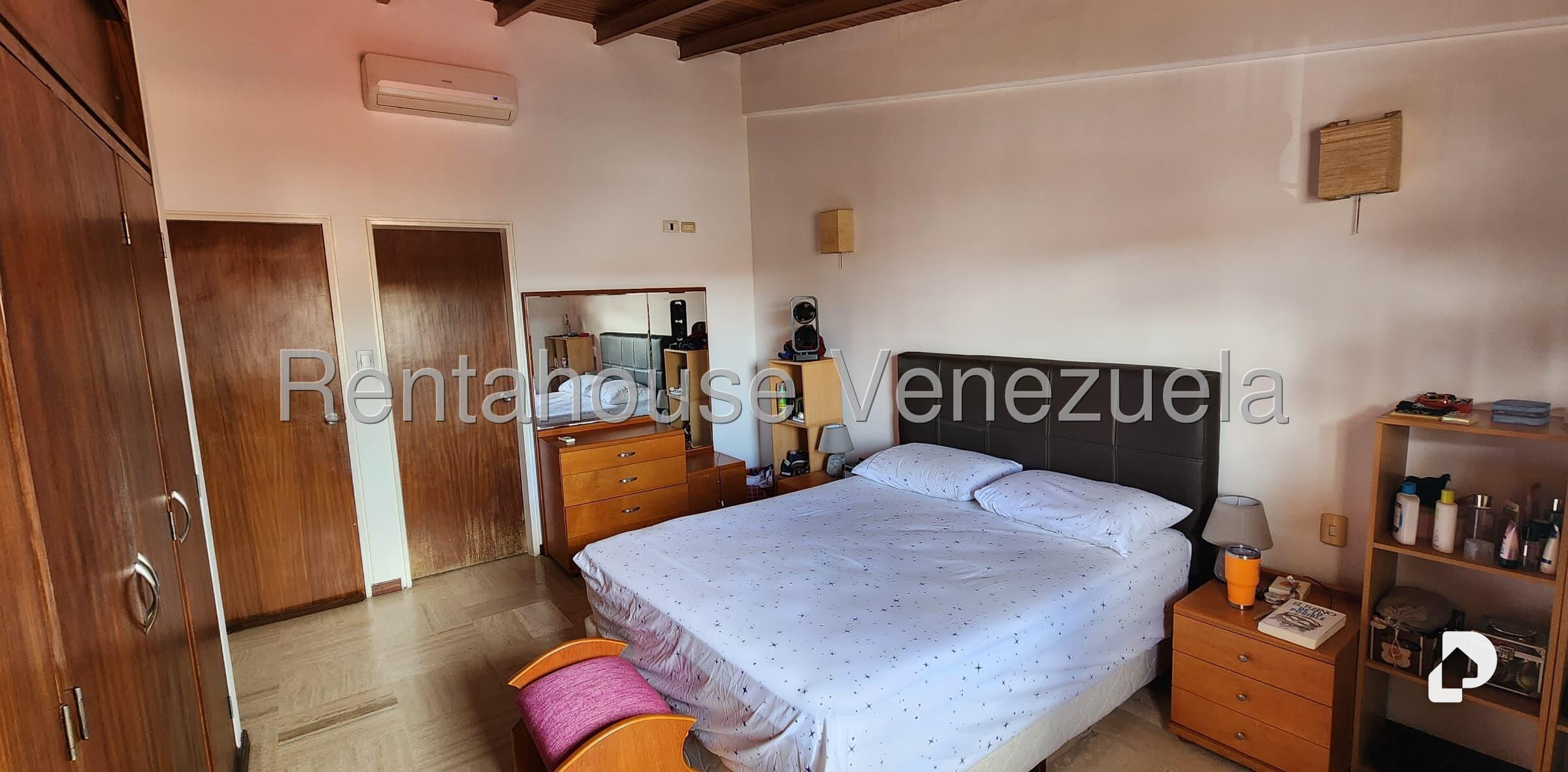Casa en Alto Prado, Caracas – 25