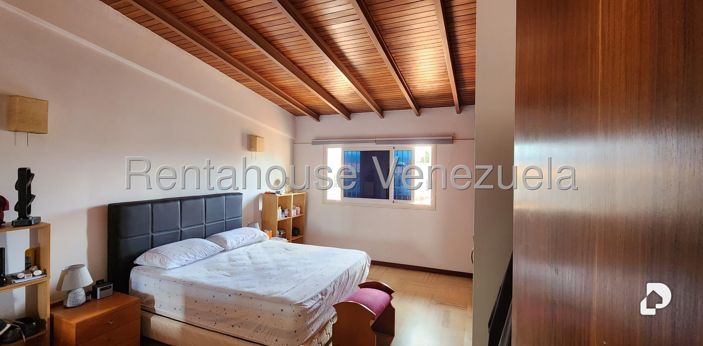 Casa en Alto Prado, Caracas – 24