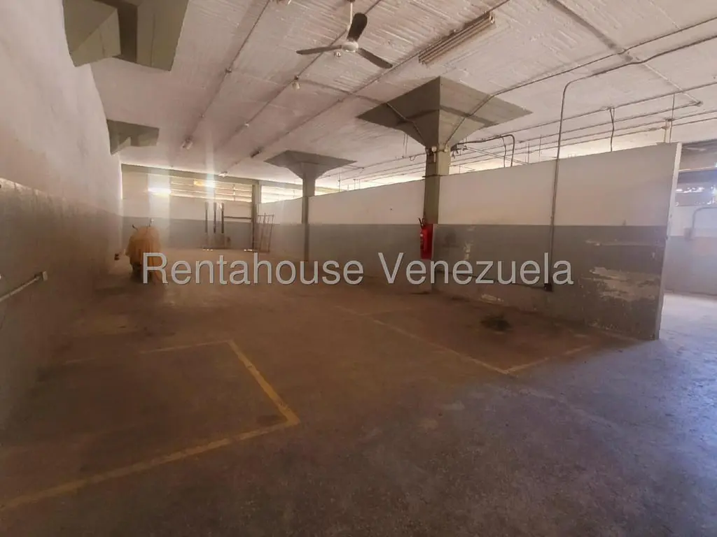 Warehouse in Boleíta Norte, Caracas - 1