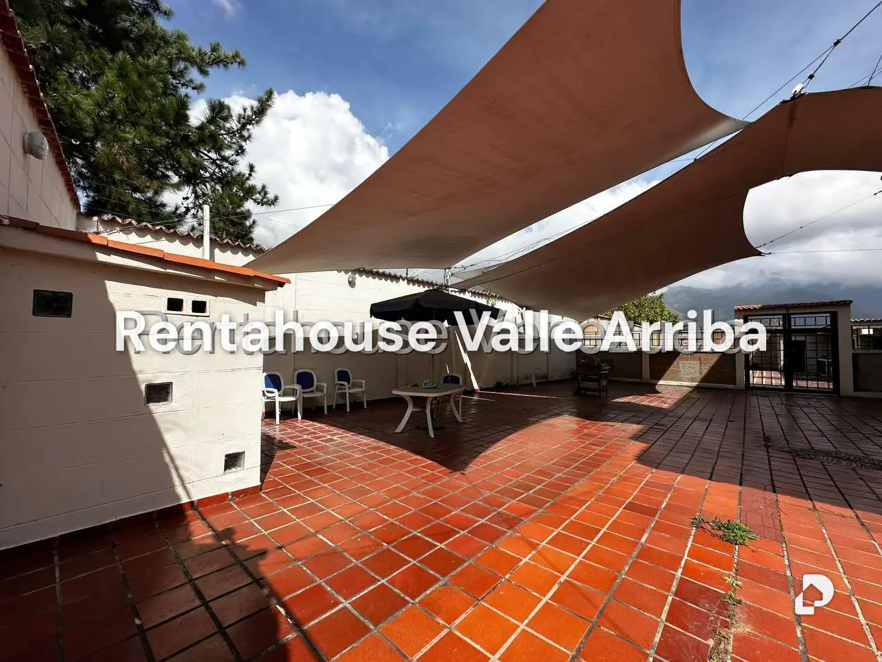 Casa en Parque Caiza, Caracas – 72