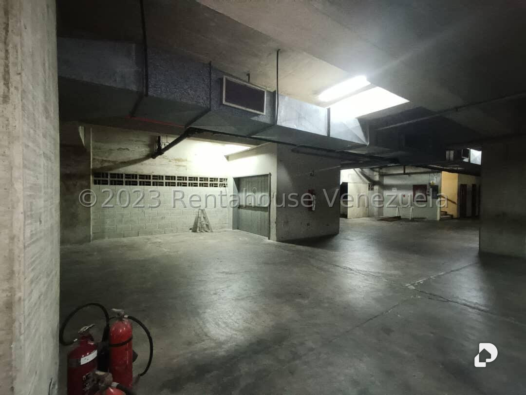 Edificio en La Urbina, Caracas – 10