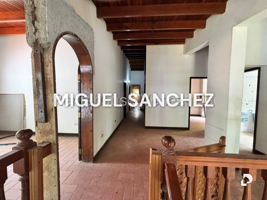 Casa en Santa Paula, Caracas – 13