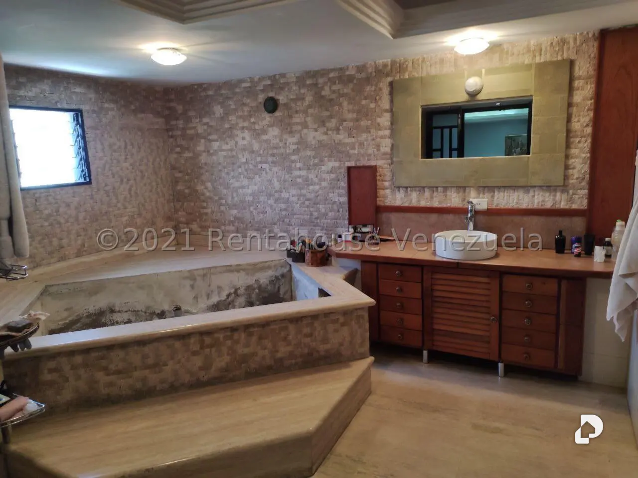 Apartamento en La Florida, Caracas – 24