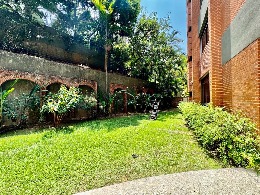 Apartamento en Altamira, Caracas - 1