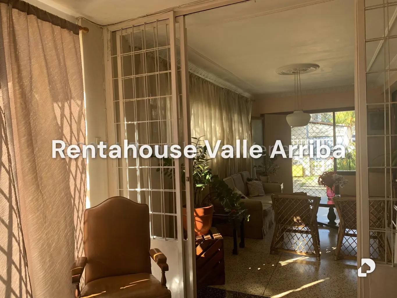 Casa en Campo Claro, Caracas – 30