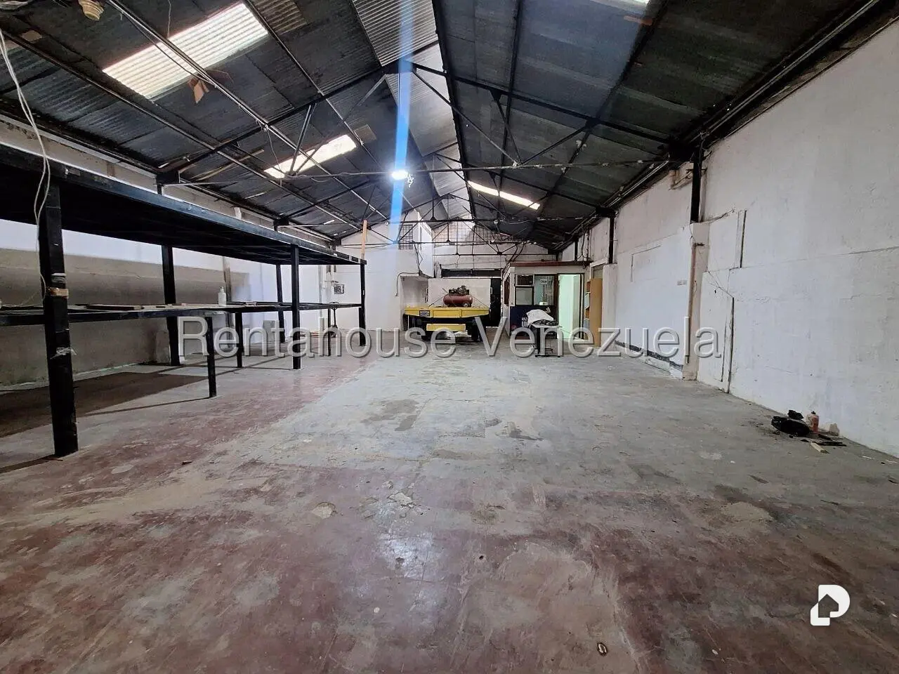 Warehouse in Parroquia Santa Rosalía, Caracas – 11