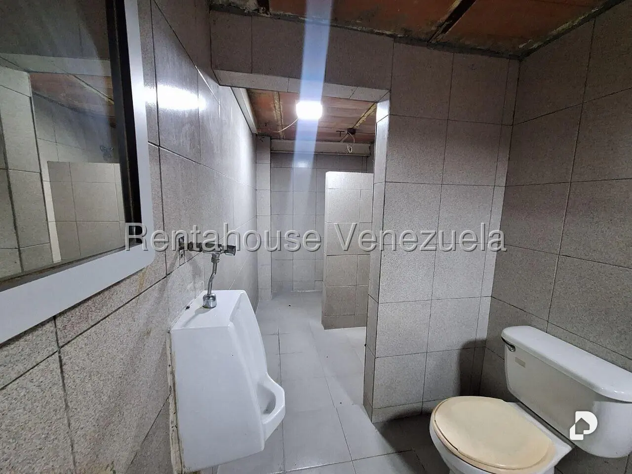 Warehouse in Parroquia Santa Rosalía, Caracas – 9