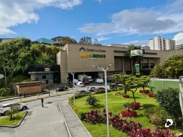 Local comercial en centro comercial La Colina. Urbanización Las Minas, San Antonio de Los Altos – 1