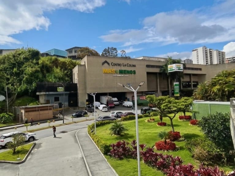 Local comercial en centro comercial La Colina. Urbanización Las Minas, San Antonio de Los Altos - 1