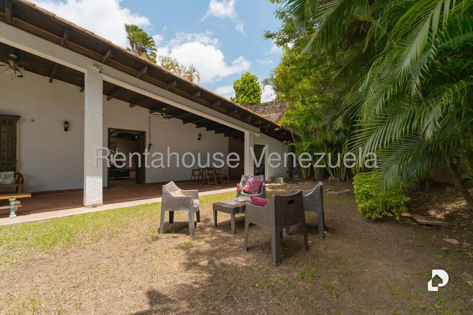 Casa en Prados del Este, Caracas – 25