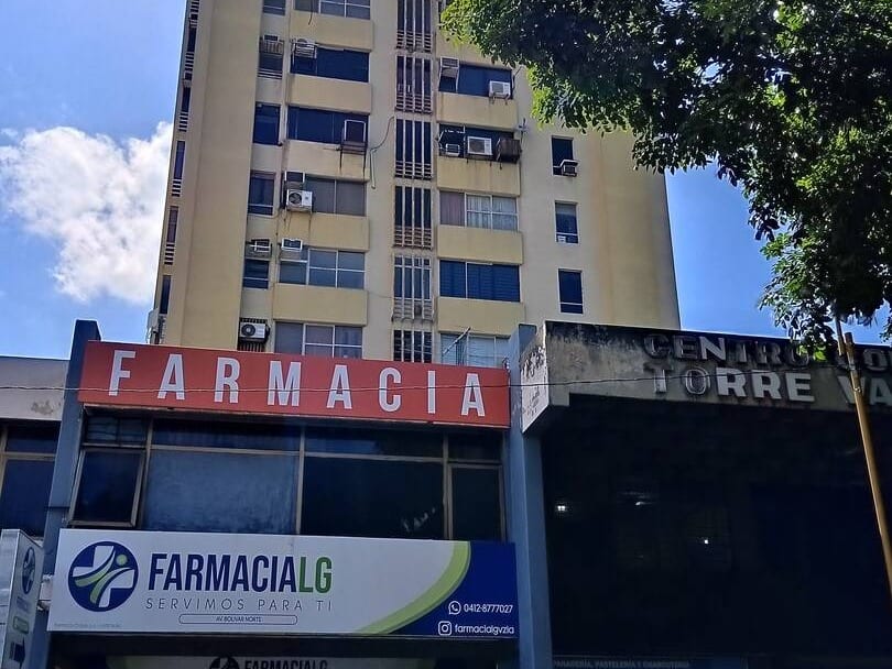 Local comercial en Parroquia Urbana San José, Valencia - 1