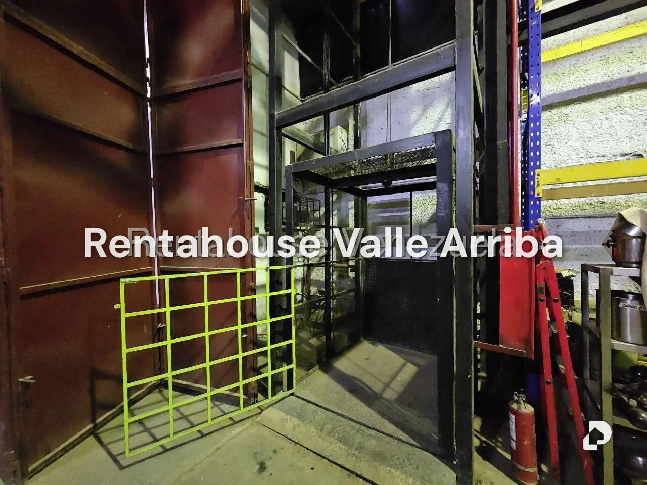 Local comercial en La Yaguara, Caracas – 24