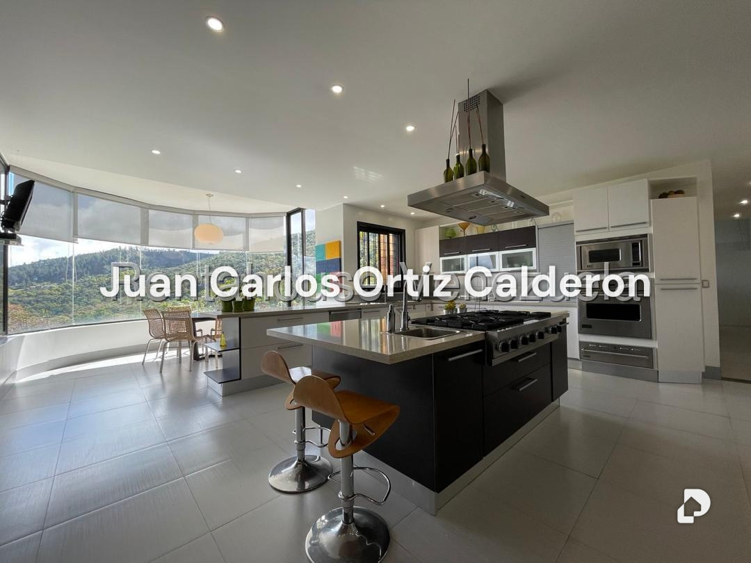 Casa en La Trinidad, Caracas – 25