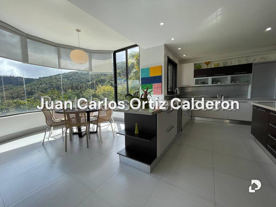 Casa en La Trinidad, Caracas – 23