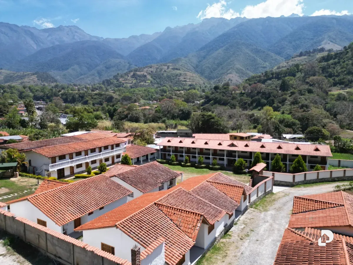 Edificio en Los Llanitos, Tabay – 1