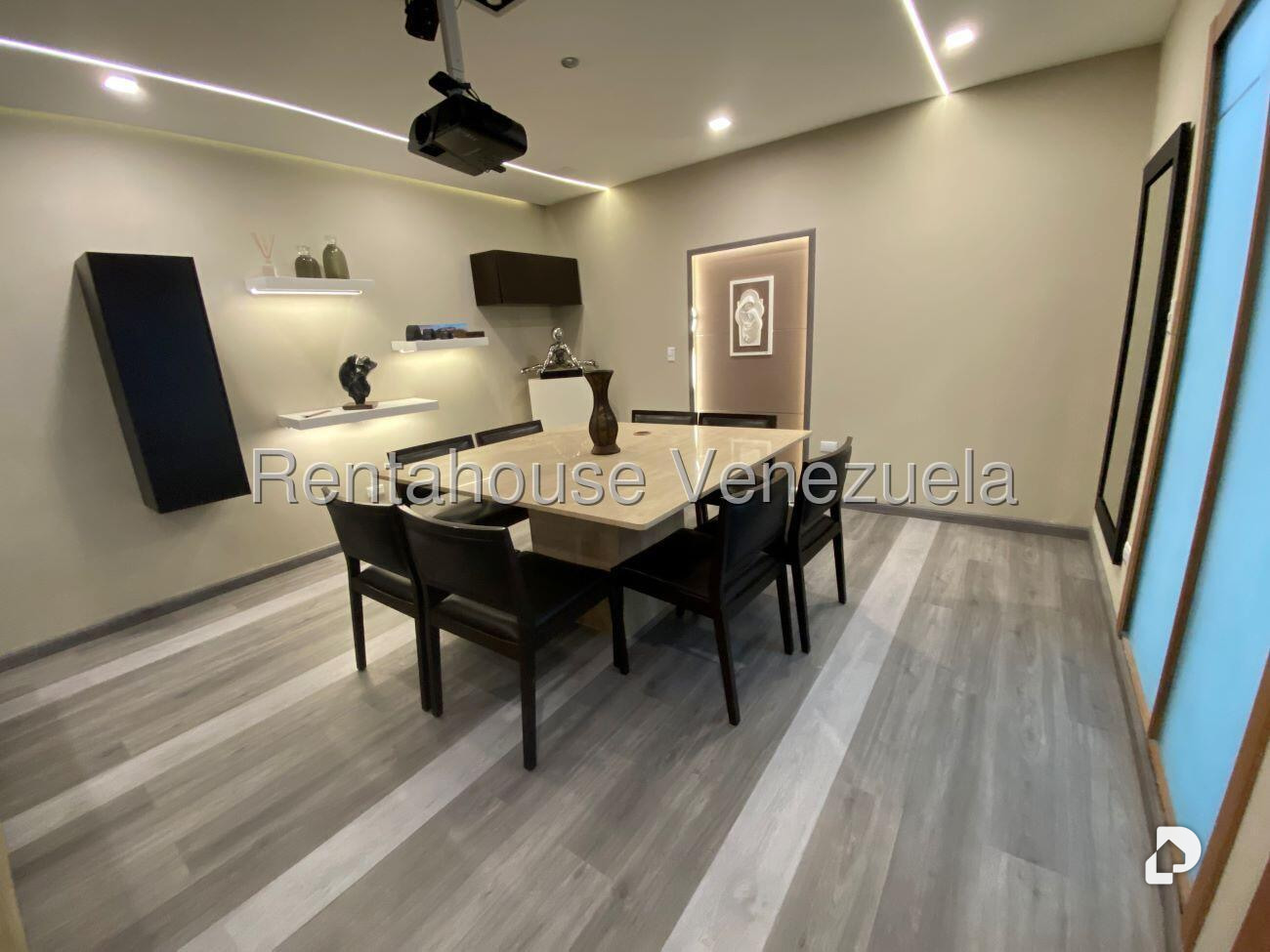 Oficina en Chuao, Caracas – 8