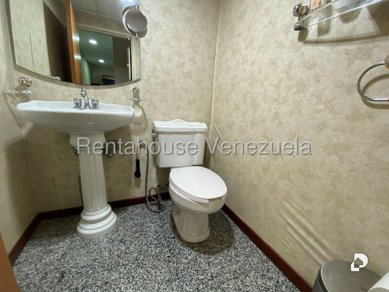 Oficina en Chuao, Caracas – 17