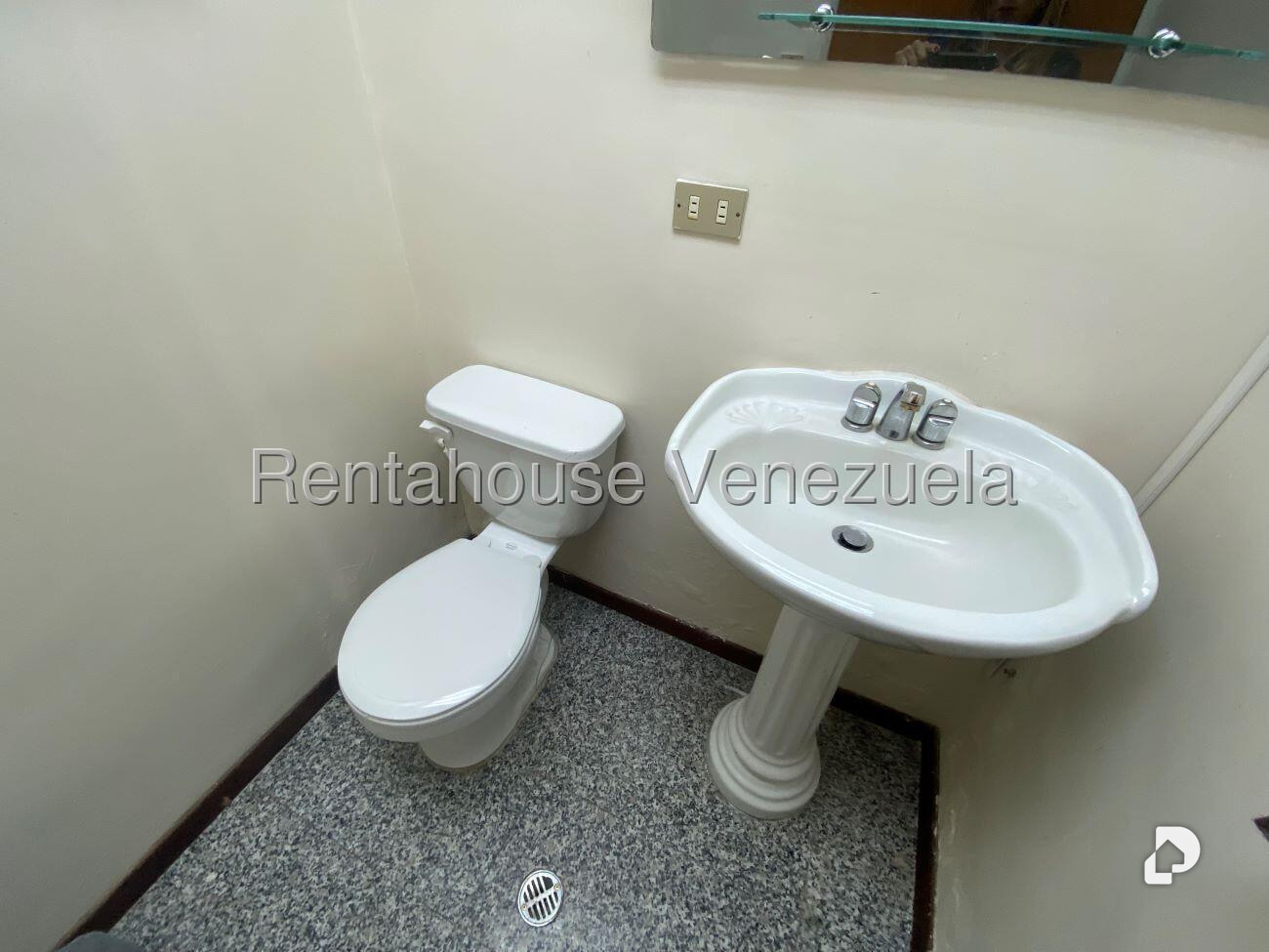 Oficina en Chuao, Caracas – 19