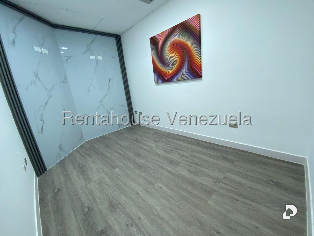 Oficina en Chuao, Caracas – 11