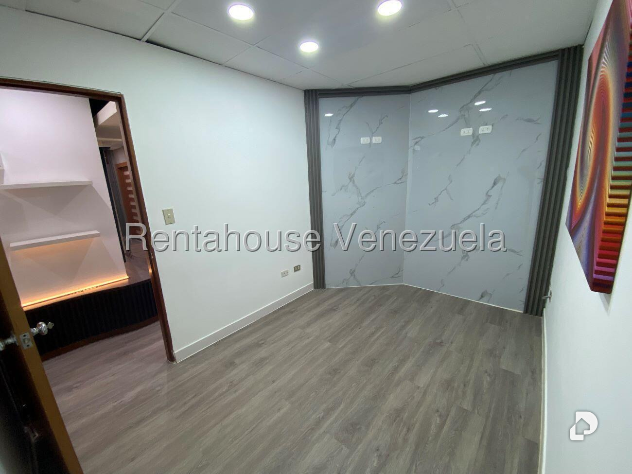 Oficina en Chuao, Caracas – 12
