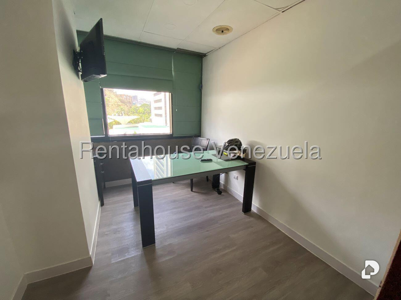 Oficina en Chuao, Caracas – 13