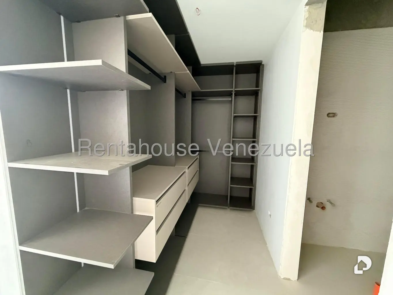 Apartamento en Las Mercedes, Caracas – 12