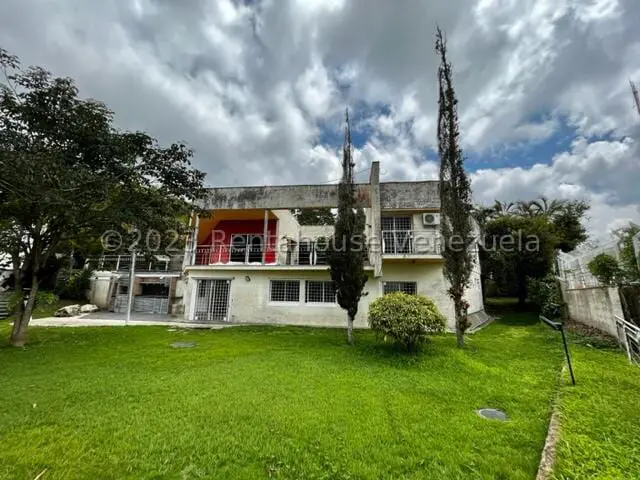 Casa en La Lagunita Country Club, Caracas - 1