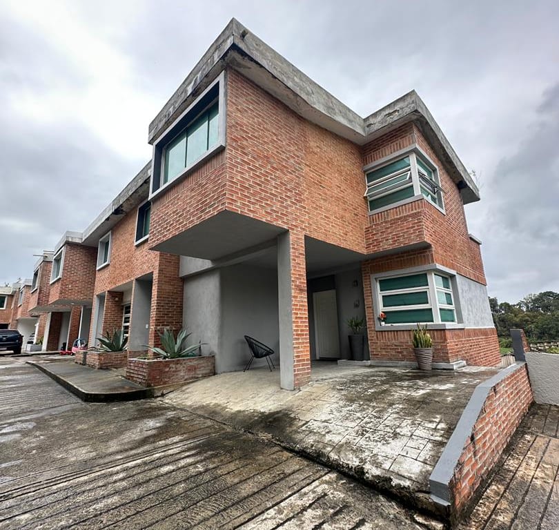 Townhouse en Parque El Retiro, Altos Mirandinos - 1