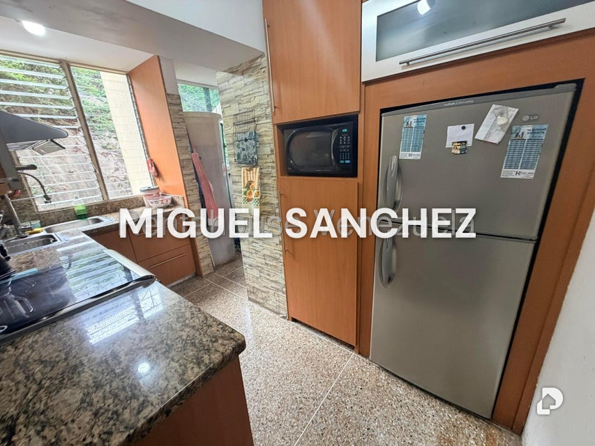 Apartamento en Colinas de Santa Mónica, Caracas – 7