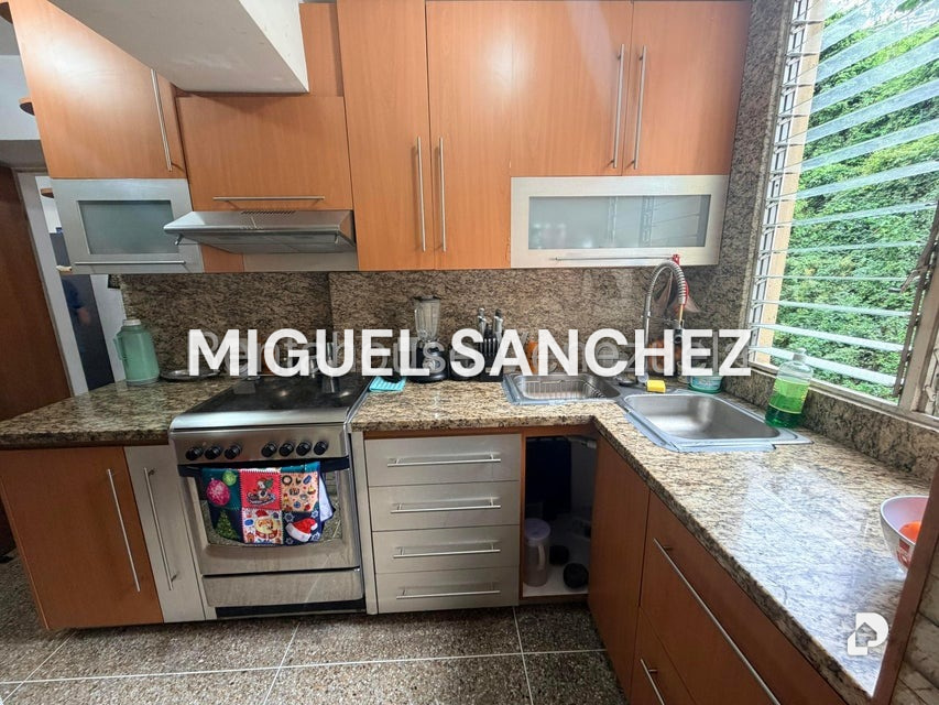 Apartamento en Colinas de Santa Mónica, Caracas – 6