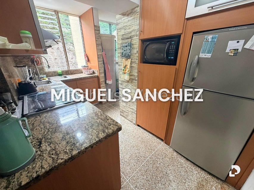 Apartamento en Colinas de Santa Mónica, Caracas – 8